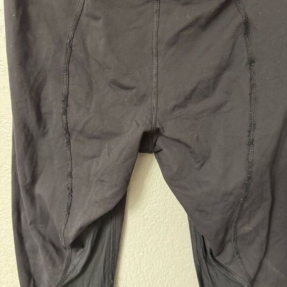 Lululemon Cropped Leggings Size 4 - Picture 3 of 6